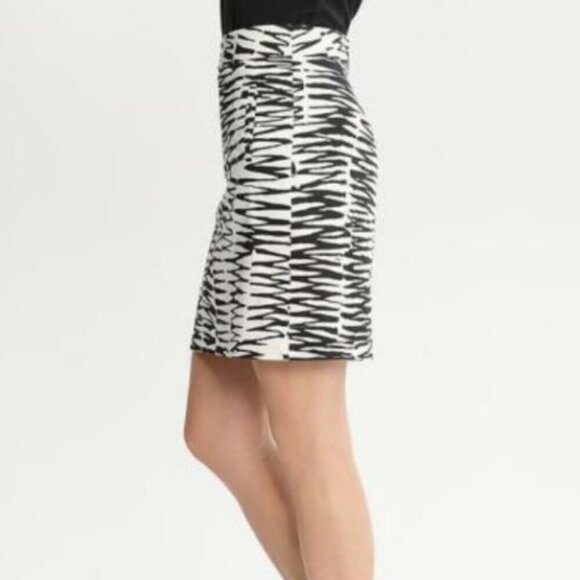 Banana Republic Trina Turk Zebra Print Mini Skirt Size 2 - Picture 2 of 16